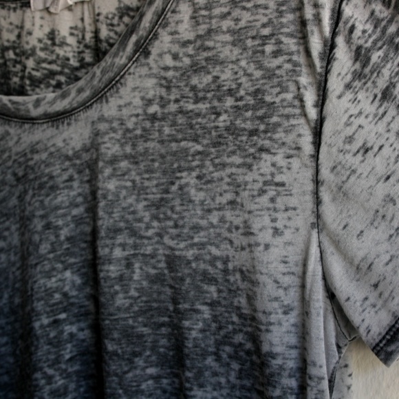 Gray top - Picture 4 of 4